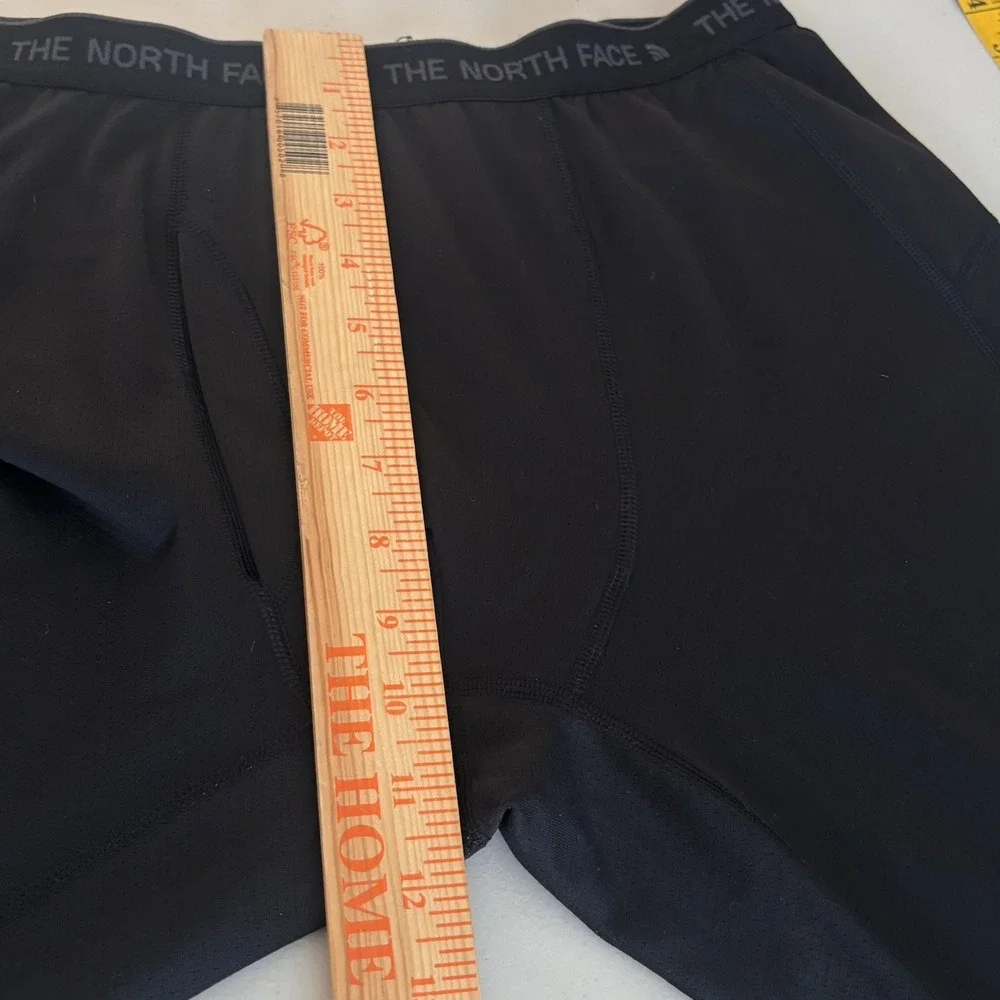 The North face Men's Black Base layer Leggings Elastic Waist Sz Medium Outdoors